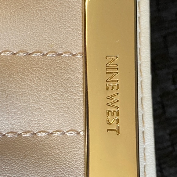 Light pink Nine West wallet - Picture 5 of 6